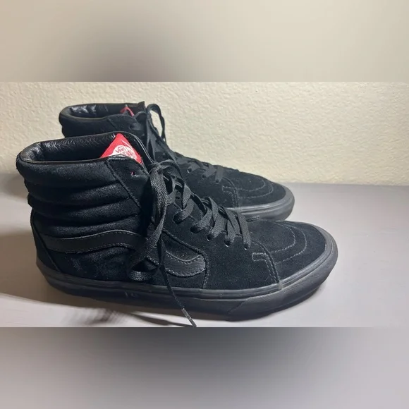 Vans Men's Black High-Top Sneakers with Red Accents - Picture 4 of 7